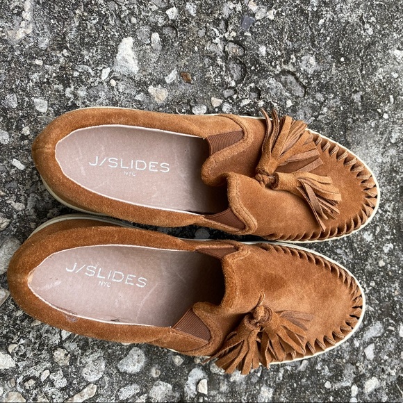 J/SLIDES camel suede perforated tassel platform loafers - Picture 3 of 11